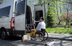 Wie Krankenfahrten Ihnen helfen, sicher zu Arztterminen zu gelangen